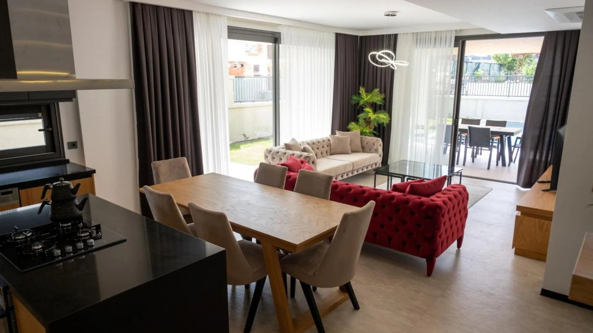 Villa Merkez Havuzlu Odalarbanyolu Çeşme