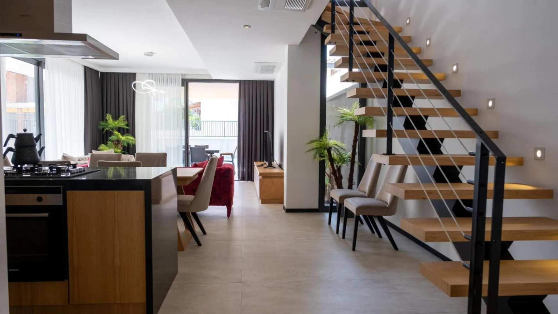 Villa Merkez Havuzlu Odalarbanyolu Çeşme