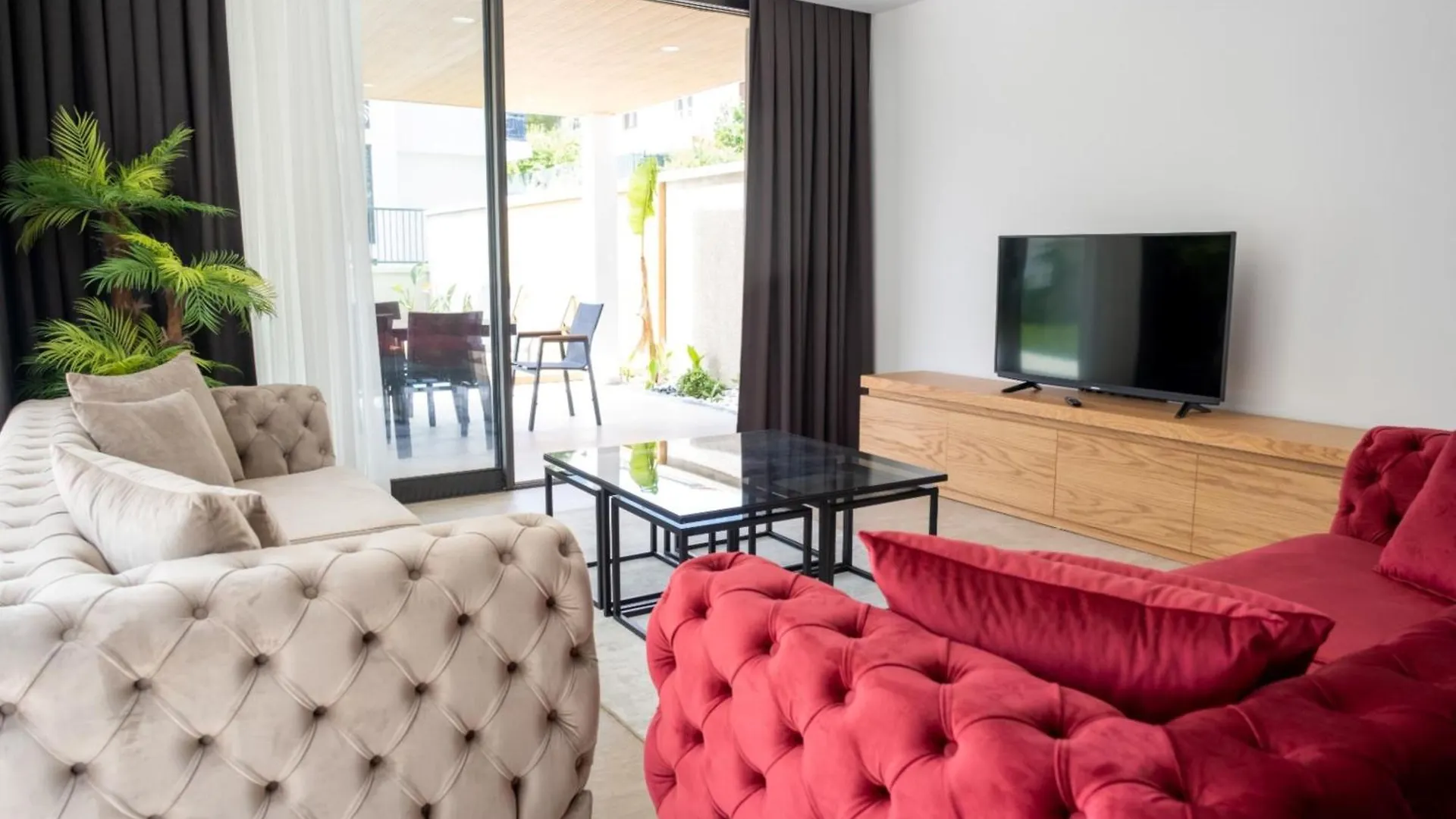 Villa Merkez Havuzlu Odalarbanyolu Çeşme
